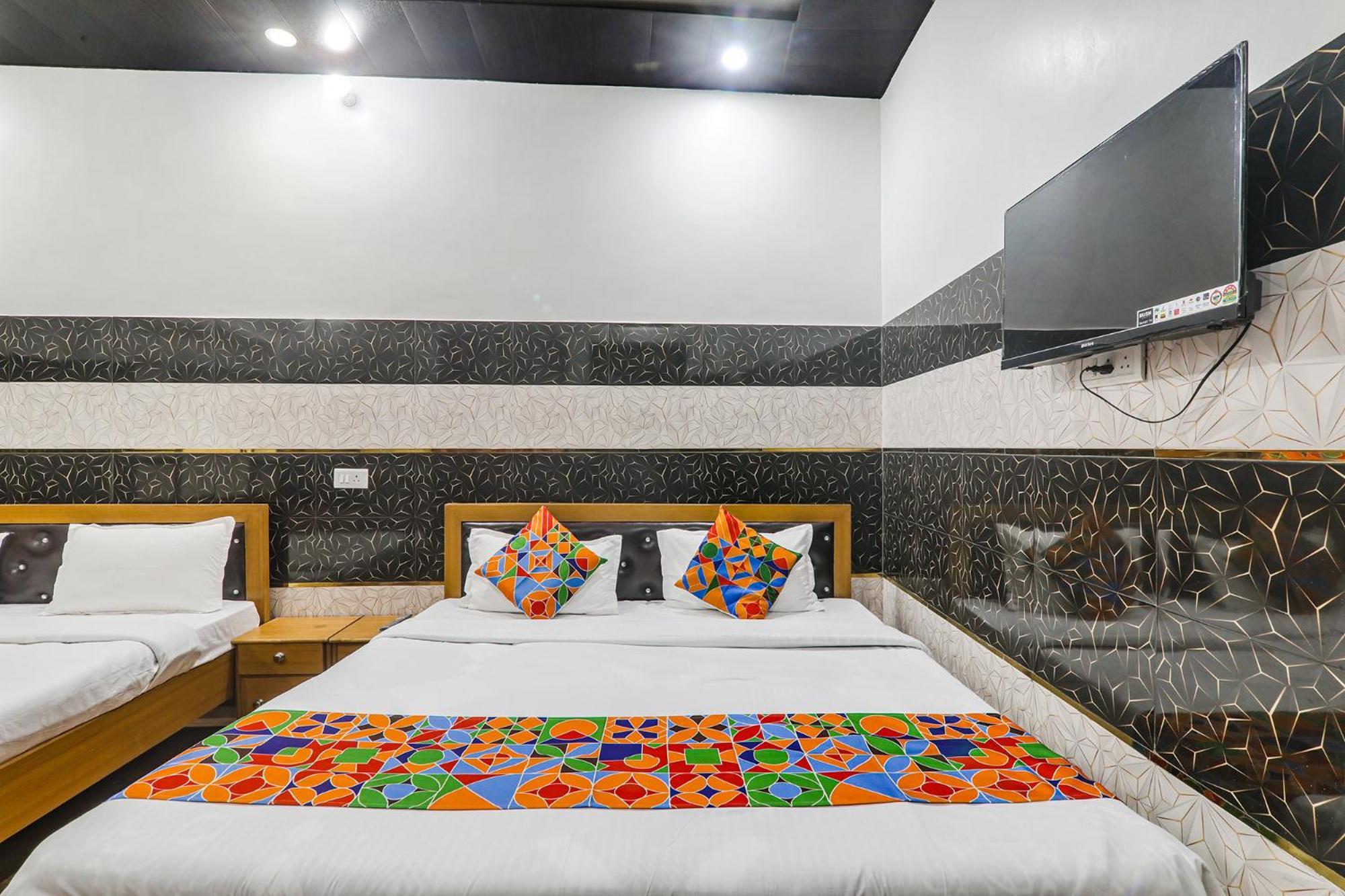 Fabexpress Milan Palace Ayodhya Экстерьер фото