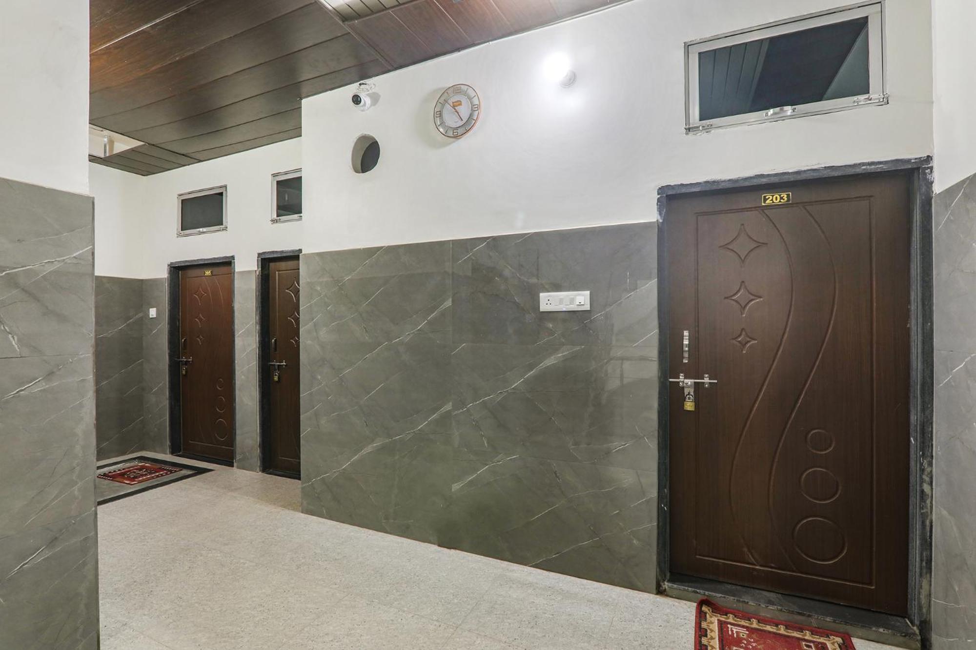 Fabexpress Milan Palace Ayodhya Экстерьер фото