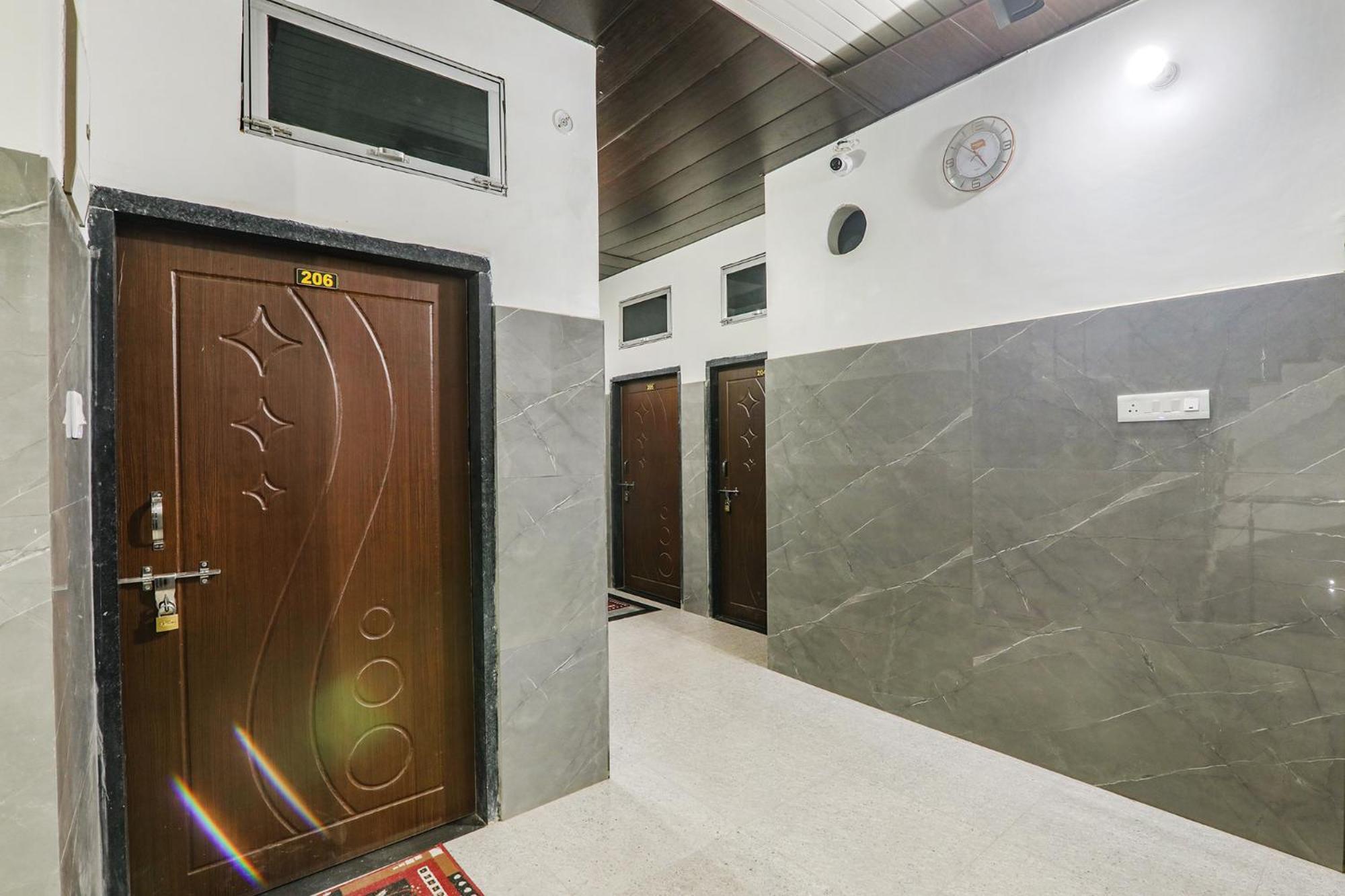 Fabexpress Milan Palace Ayodhya Экстерьер фото